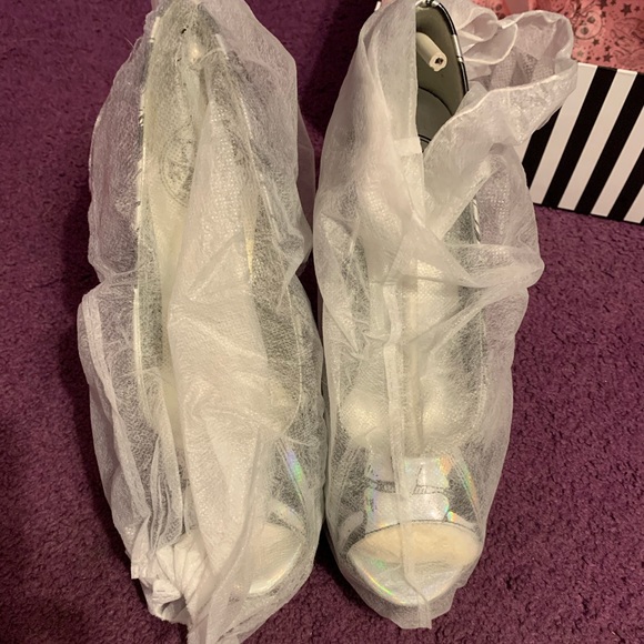 Too Fast Spine Ribcage Heels - Picture 5 of 7